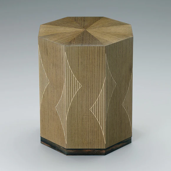 Octagonal box of jindai zelkova wood with line inlay decoration.