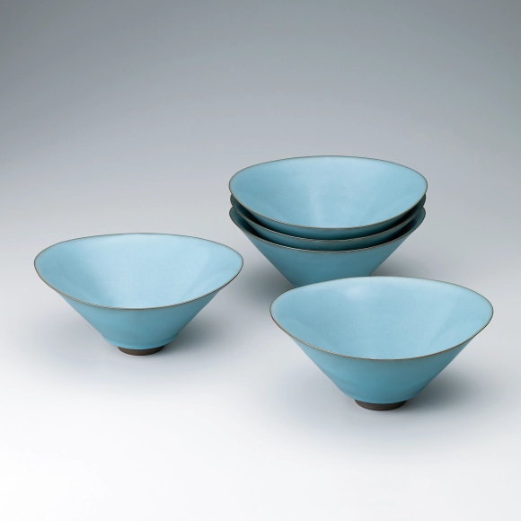 青白磁彫文深鉢(亀田 茂友)｜ギャラリージャパン