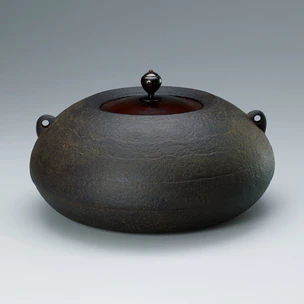 南部鉄器　有名人作 南部鉄器400年の焼型技術を現代に伝える伝統工芸士「菊地真吾