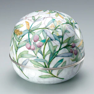 Cloisonne covered vessel. “Rustling of leaves”