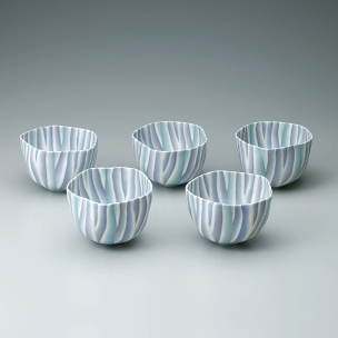 Set of translucent marbled ware bowls. “Ise”
