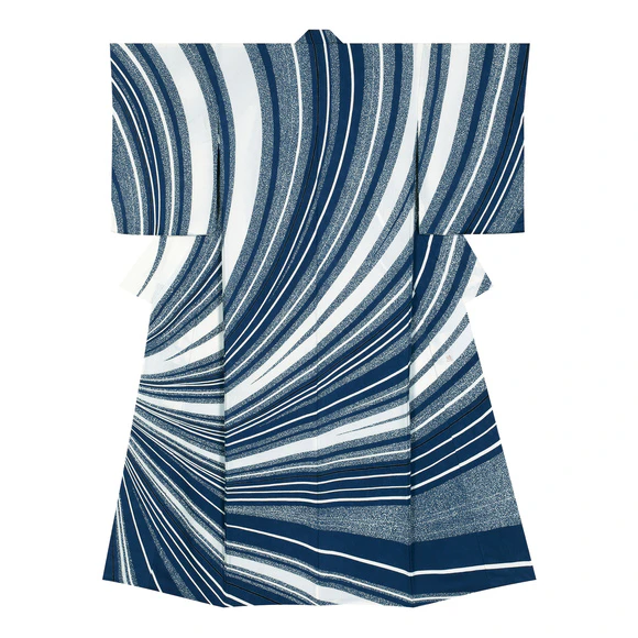 Kimono with design in yūzen dyeing. “Snowy valley”