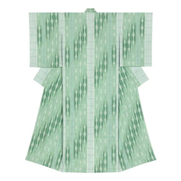 Kimono of Yoshino kasuri. “Breeze blowing through fresh verdure”