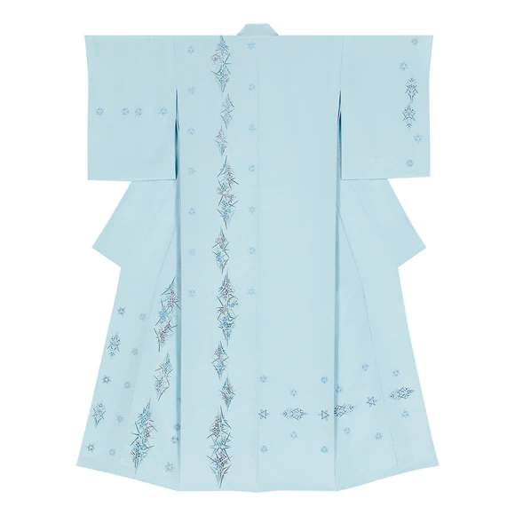 Kimono with embroidery. “Endless chat of flowers”