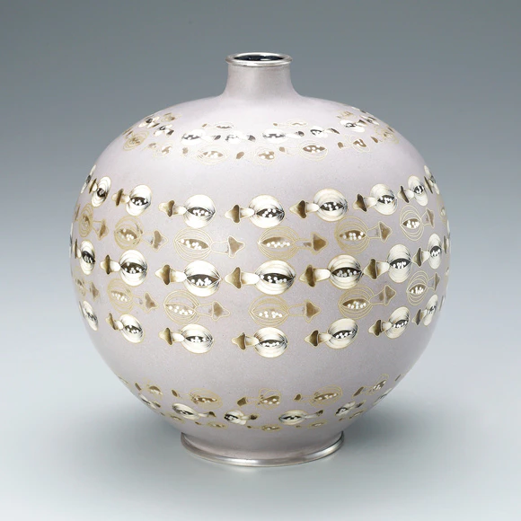 Cloisonne flower vase. “Clear shadow”