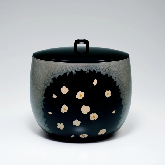 人間国宝　山下義人作　屋島神社古材　木地　呂塗　蕪蒔絵　香合　共箱　V　8927 漆芸家 山下義人｜PREMIST SALON プレミストサロン｜ダイワ
