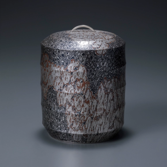 Tea ceremony fresh water jar of mokumegane made in hammer work.