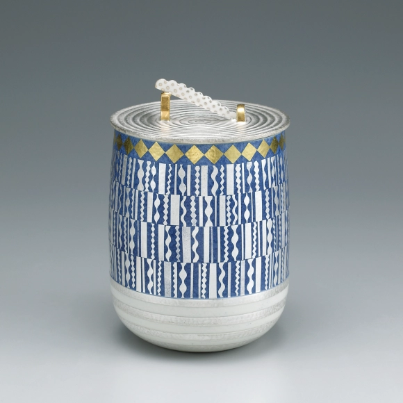 Covered vessel "Moonlight falls"