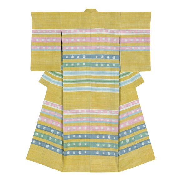 Kimono of tsumugi with picture kasuri. “Hazy air of spring”