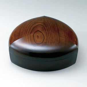 Box of zelkova wood finished in wiped urushi.