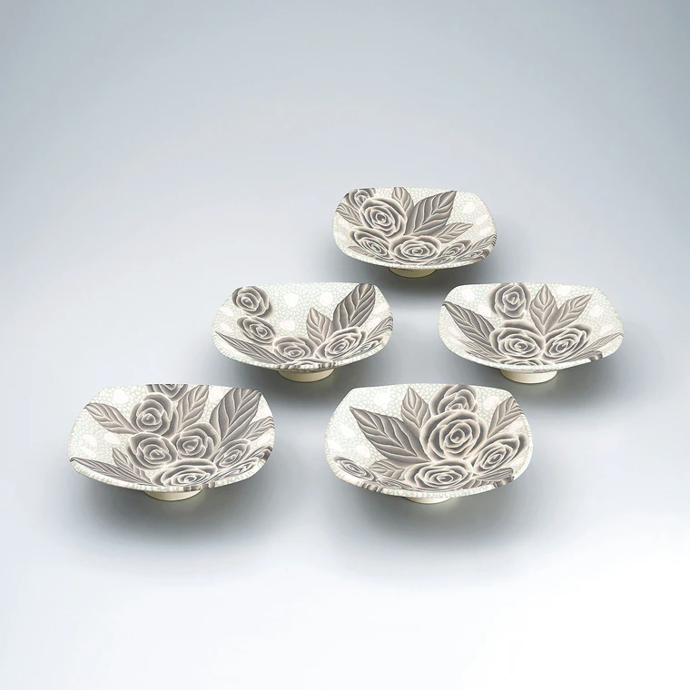 photo Set of Bowls with Marbled Flower Design