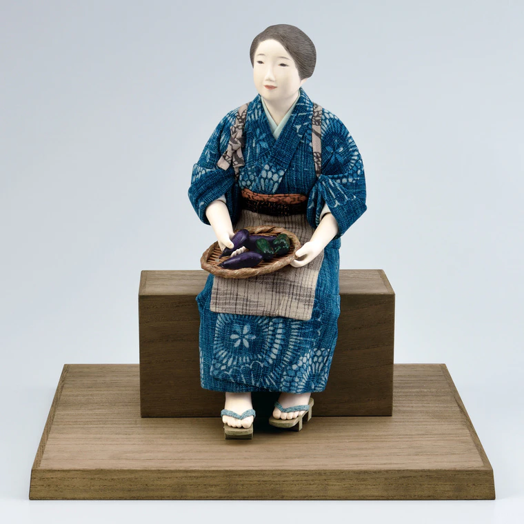 写真：木芯桐塑木目込「晩夏」