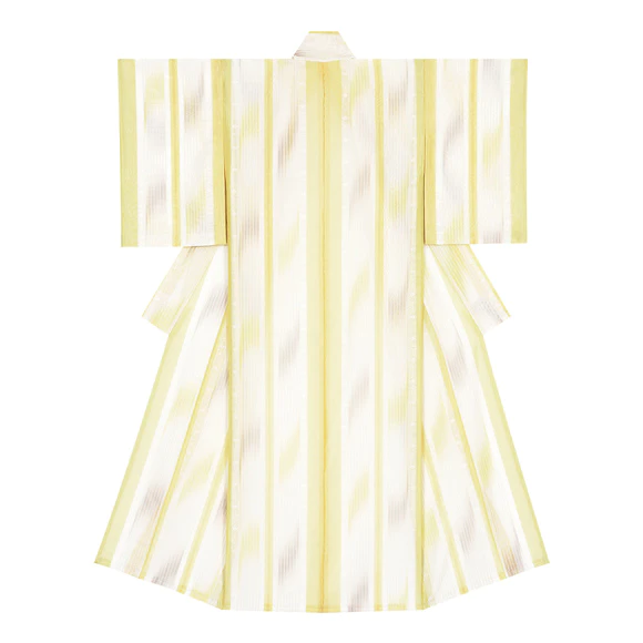 Kimono of kome weave gauze. “Picture book and dream”