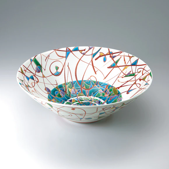 “Water surface” Bowl with geometric line design