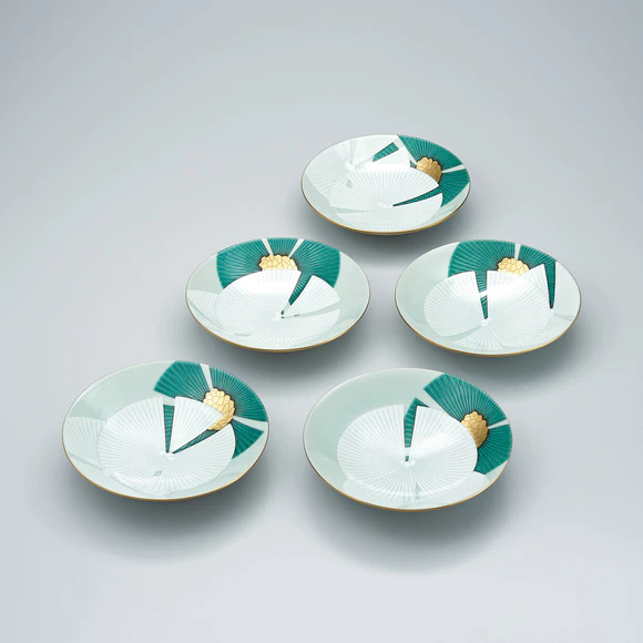 Set of dishes. “Blanket of soft snow”