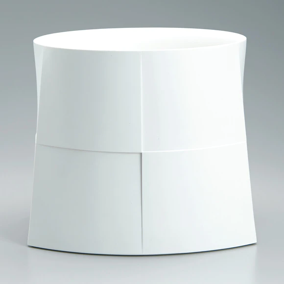 White vessel. “Dai / dai”