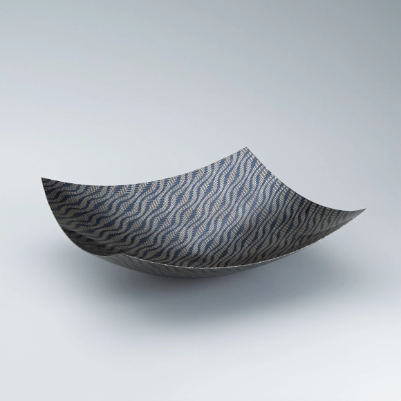 Vessel made by wire-weaving method. “Brooklet”