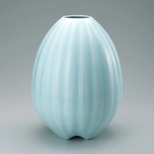 青白磁　盃　作家物 A rare miniature blue and white stem cup, Mark and period of