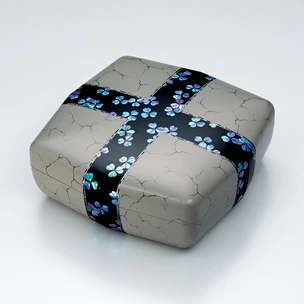 三木表悦 かごめ模様 食籠 漆器”に関連する作家・作品一覧｜ギャラリー