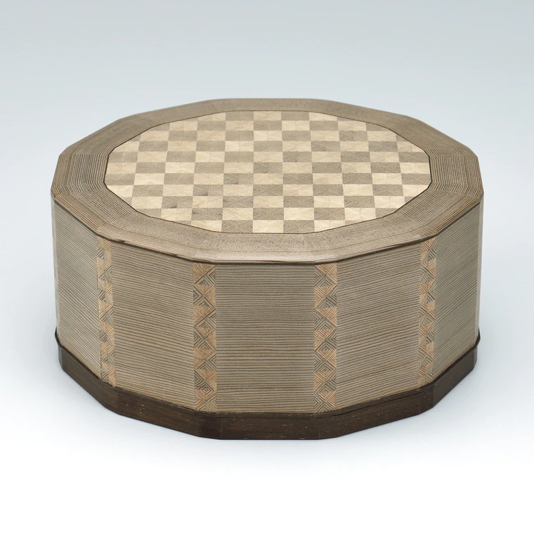 photo Covered food box of jindai cedar wood with marquetry decoration