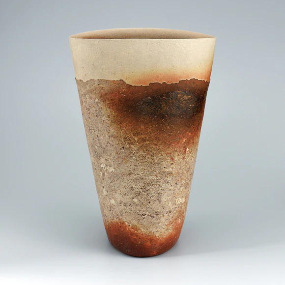 Bizen flower vessel of mixed clay.