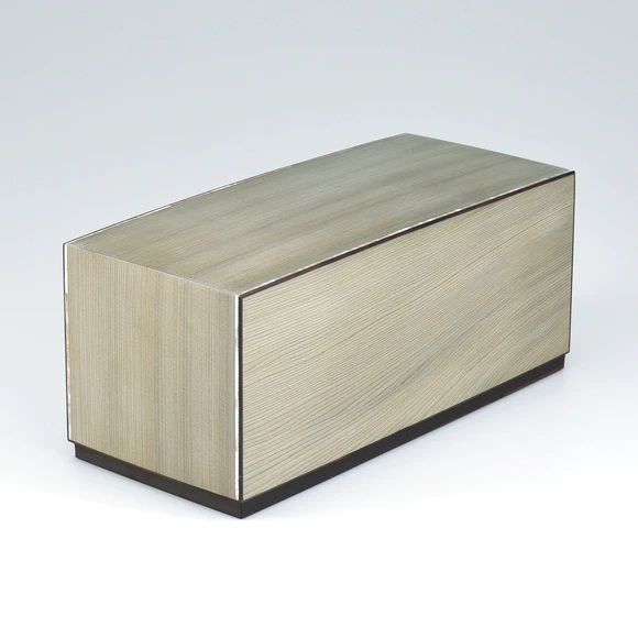 Coffer od jindai (buried underground or submerged in water for many years) cedar wood.