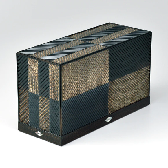 Box of horse chestnut wood and black persimmon wood with diagonal line design
