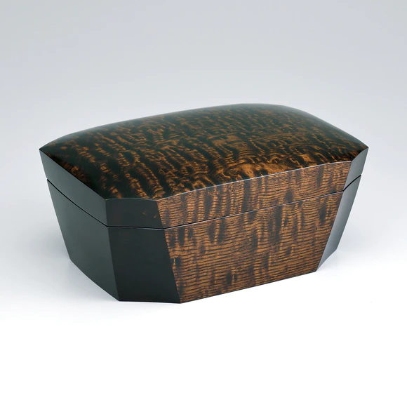 Boat-shaped Box of Zelkova Wood Finished in Wiped Urushi