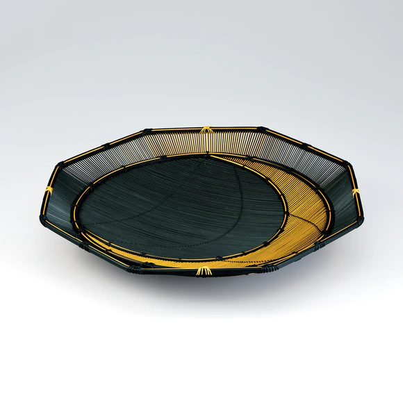 “Autumn moon reflected on the lake” Dish-shaped basket of varied colors