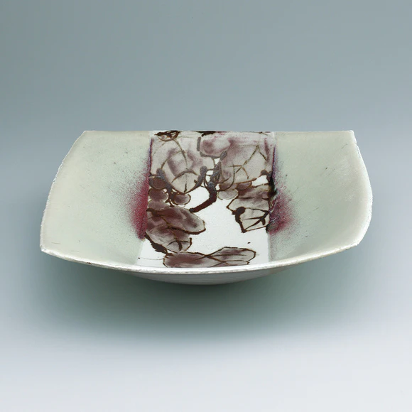 鉄絵銅彩秋海棠文茶盌(神谷 紀雄)｜ギャラリージャパン