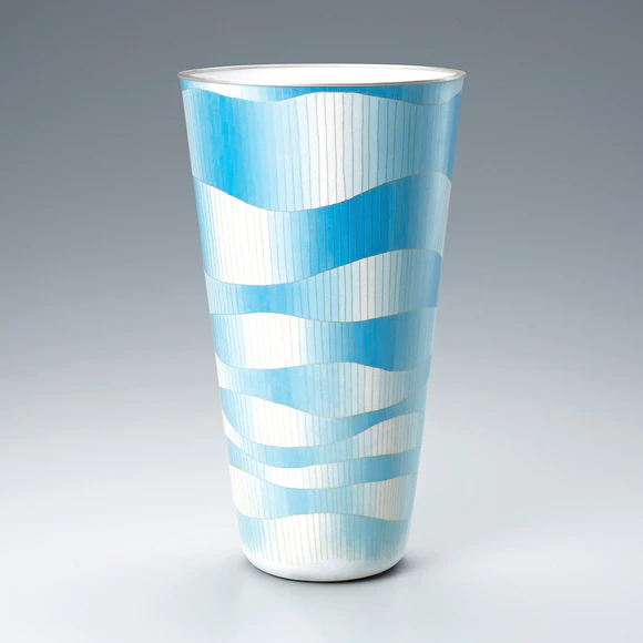 “Dynamic movement” Cloisonne flower vase