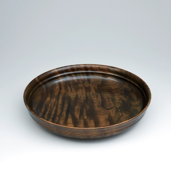Food vessel of zelkova wood finished in wiped urushi