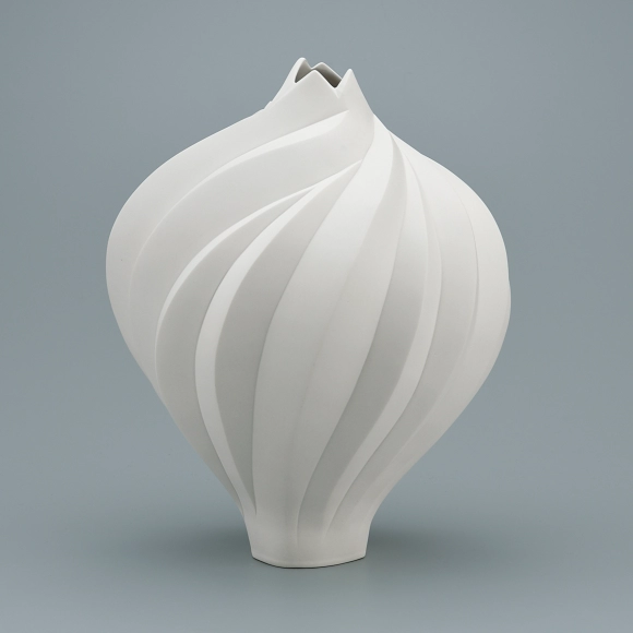 白磁水指(高橋 奈己)｜ギャラリージャパン