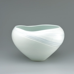青白磁花器「爽流２０１８」