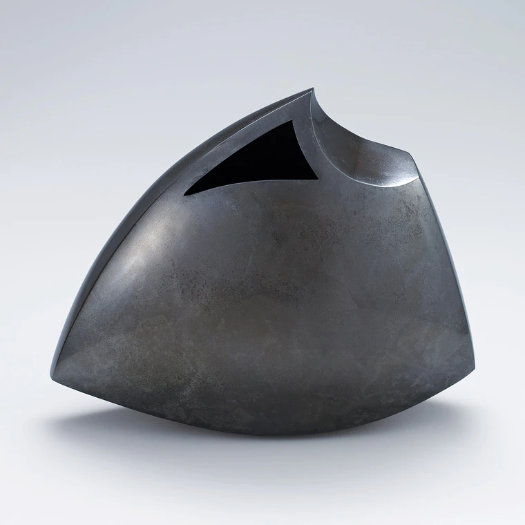 photo Flower Vessel of Rōgin "Wind Direction"