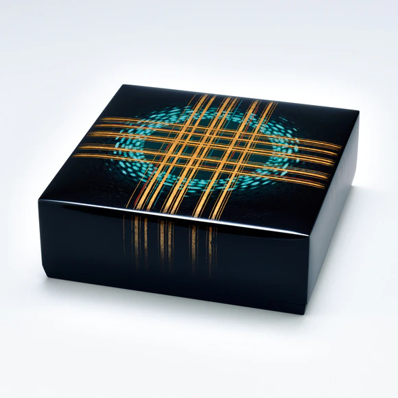 Box with design in kinma. “Transmigration”