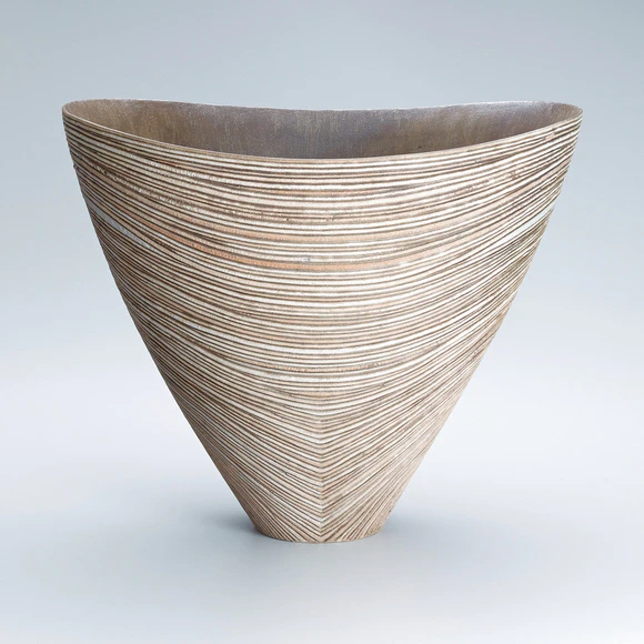 Vessel with multiple layer pattern and colored decoration. “Memory of wind”