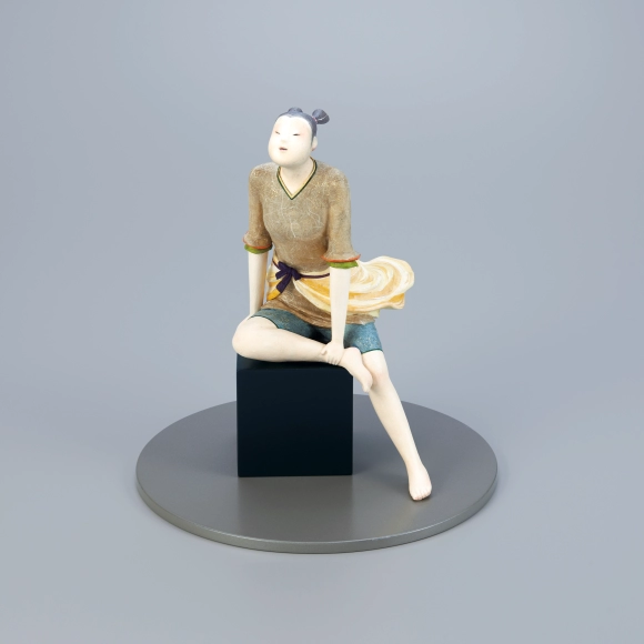 ★杉浦 裕子【色絵椿文37cm大皿】共箱付き 2000年～2015年の個展で購入 杉浦康益／杉浦裕子 Duo展Ⅱ | 柿傳ギャラリー