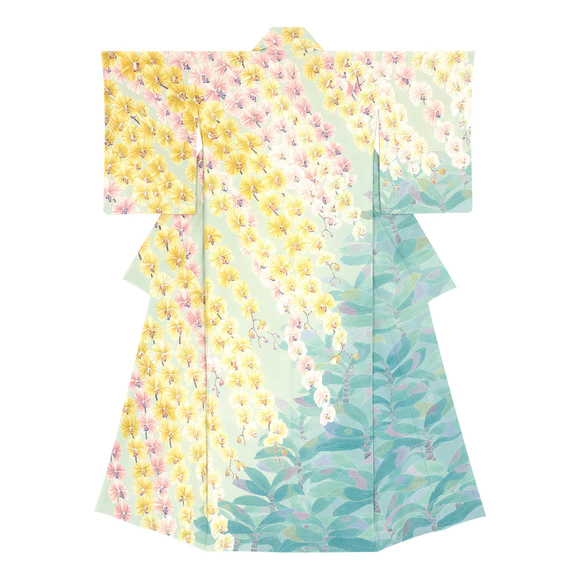 Formal kimono with design of flowers drooping like waterfall in yūzen dyeing.