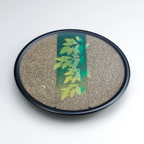 Plate with design in kinma and zonsei. “Fresh verdure”