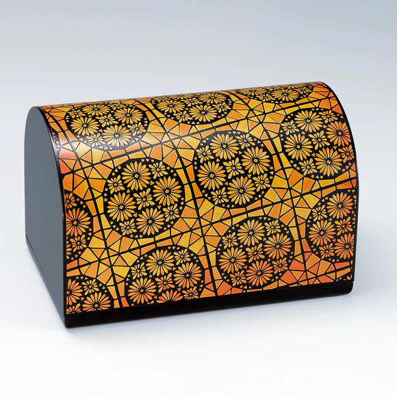 Box with small chrysanthemum design in kirinukie.