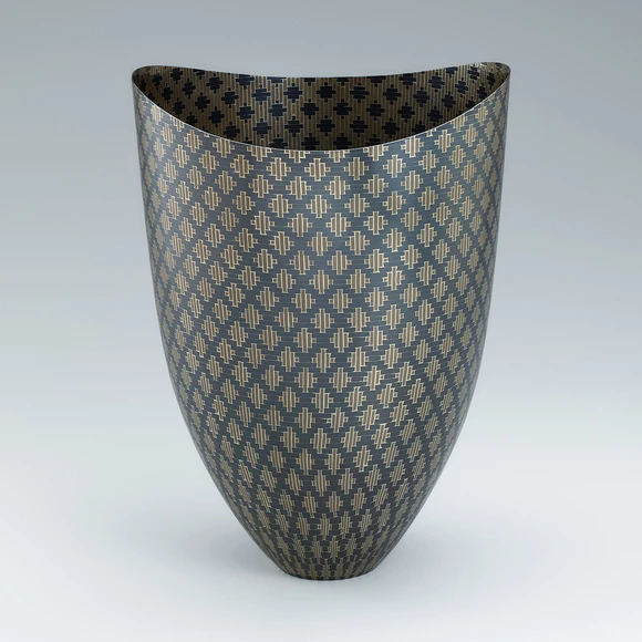 Vessel made by wire-weaving method. “Music playing”
