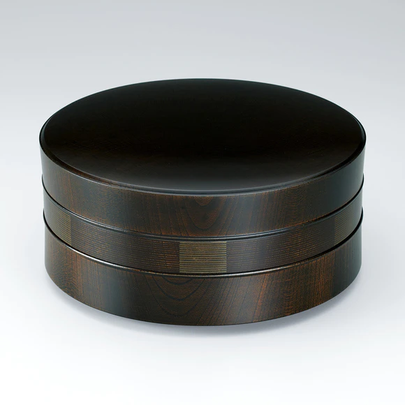 Covered round box of zelkova wood.