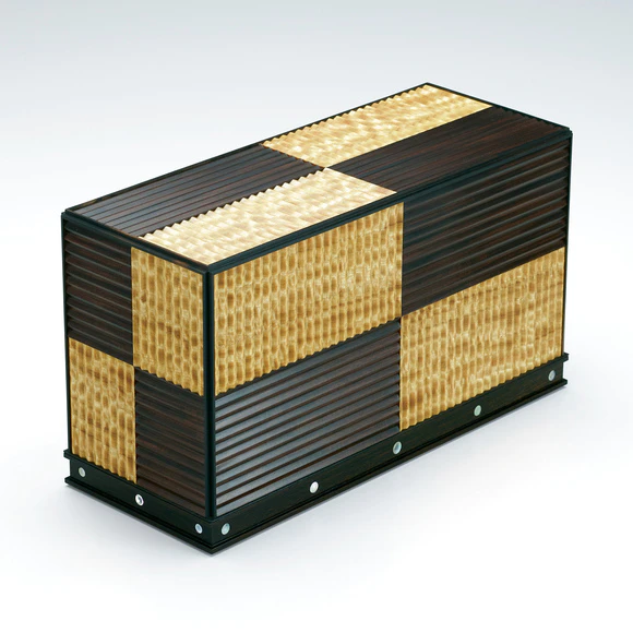 Coffer of red sandalwood and ayan wood in mosaic.