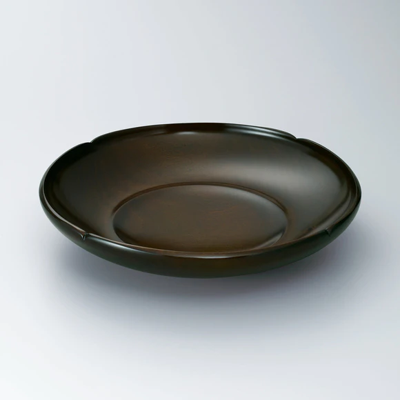 Plate of hōnoki wood finished in wiped urushi.