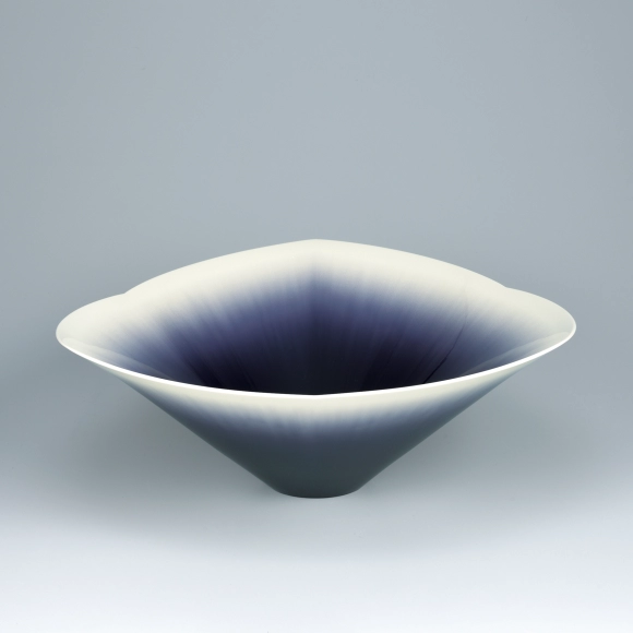 Bowl with colored glaze decoration.