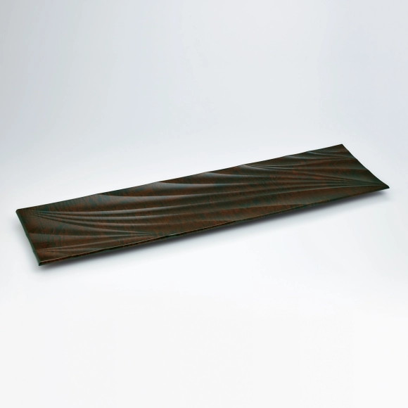 Plate of horse chestnut wood with stream design finished in wiped urushi.