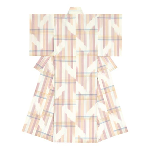 Kimono of tsumugi. “Cloud of dawn”