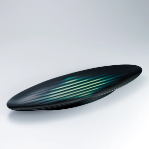 Food vessel with urushi engraving decoration. “Rapids”