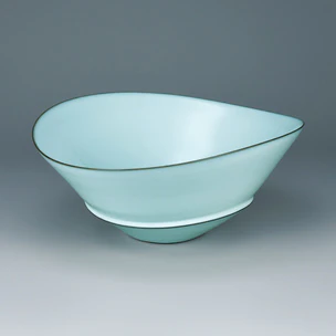 Nakano Bowl in Butterfly Shape with Moon White Glaze
